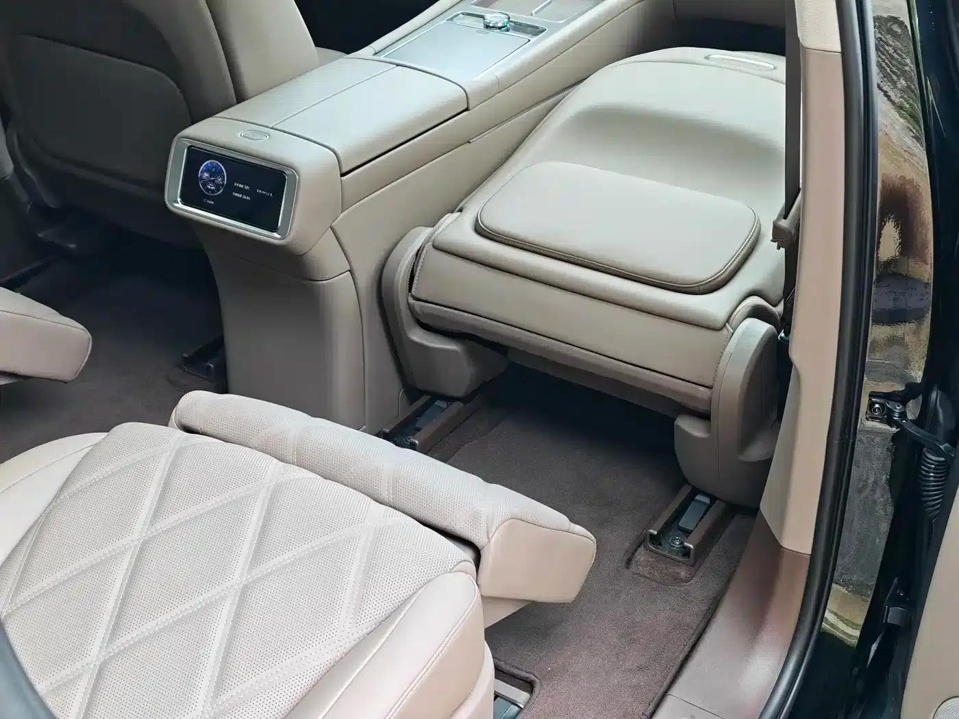 Wenjie M9 2025 Extended Range Max Edition (52kWh, 6-seater, 192-line LiDAR) — миниатюра 25