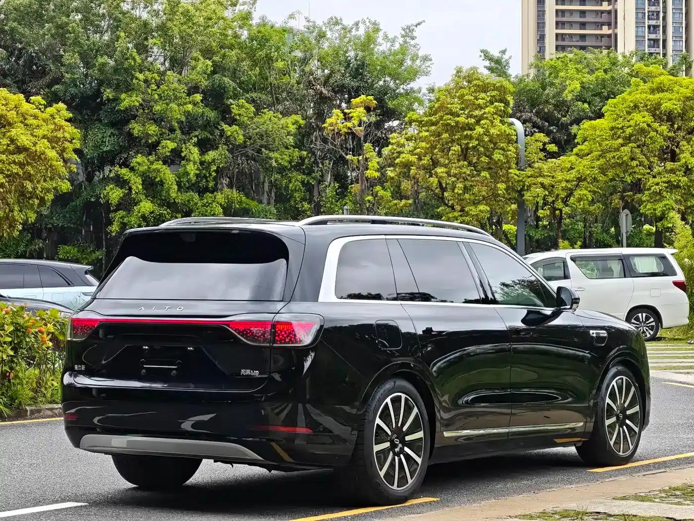 Wenjie M9 2025 Extended Range Max Edition (52kWh, 6-seater, 192-line LiDAR) — миниатюра 5