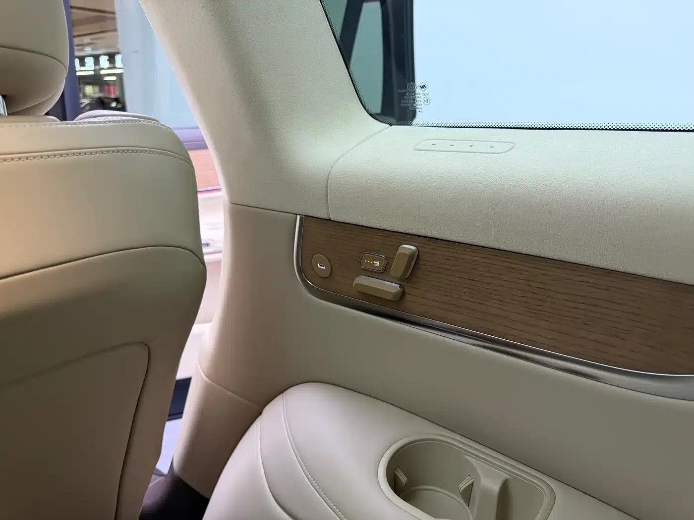 Wenjie M9 2024 Range Extended Ultra Edition 42kWh 6-Seater — миниатюра 22