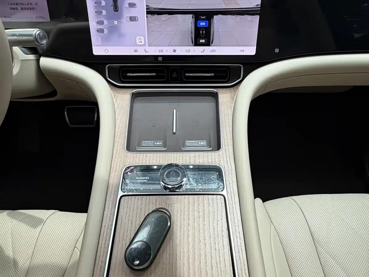 Wenjie M9 2024 Range Extended Ultra Edition 52kWh 6-Seater — миниатюра 12