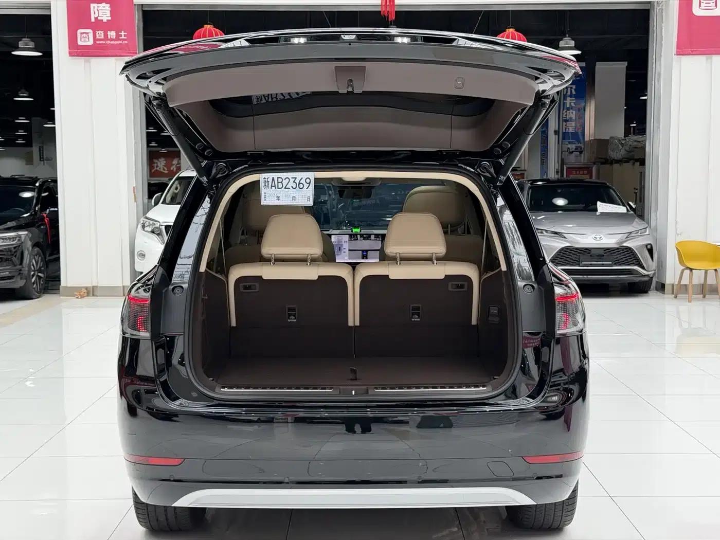 Wenjie M9 2024 Range Extended Ultra Edition 52kWh 6-Seater — миниатюра 18