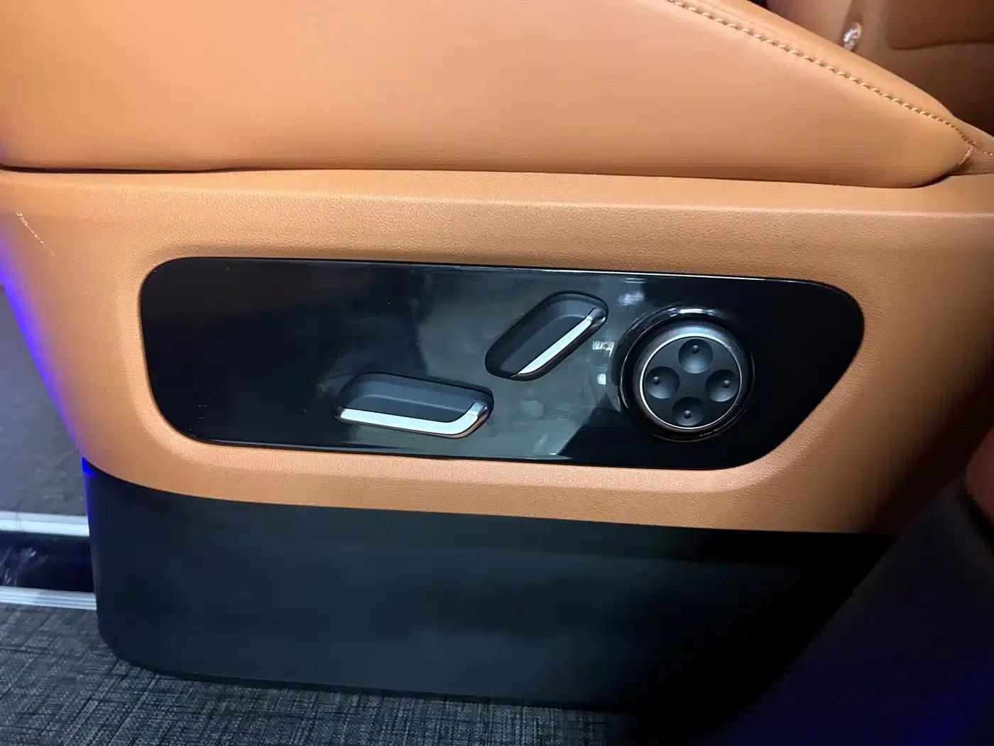 Wenjie M9 2024 Range Extended Ultra Edition 52kWh 6-Seater — миниатюра 29