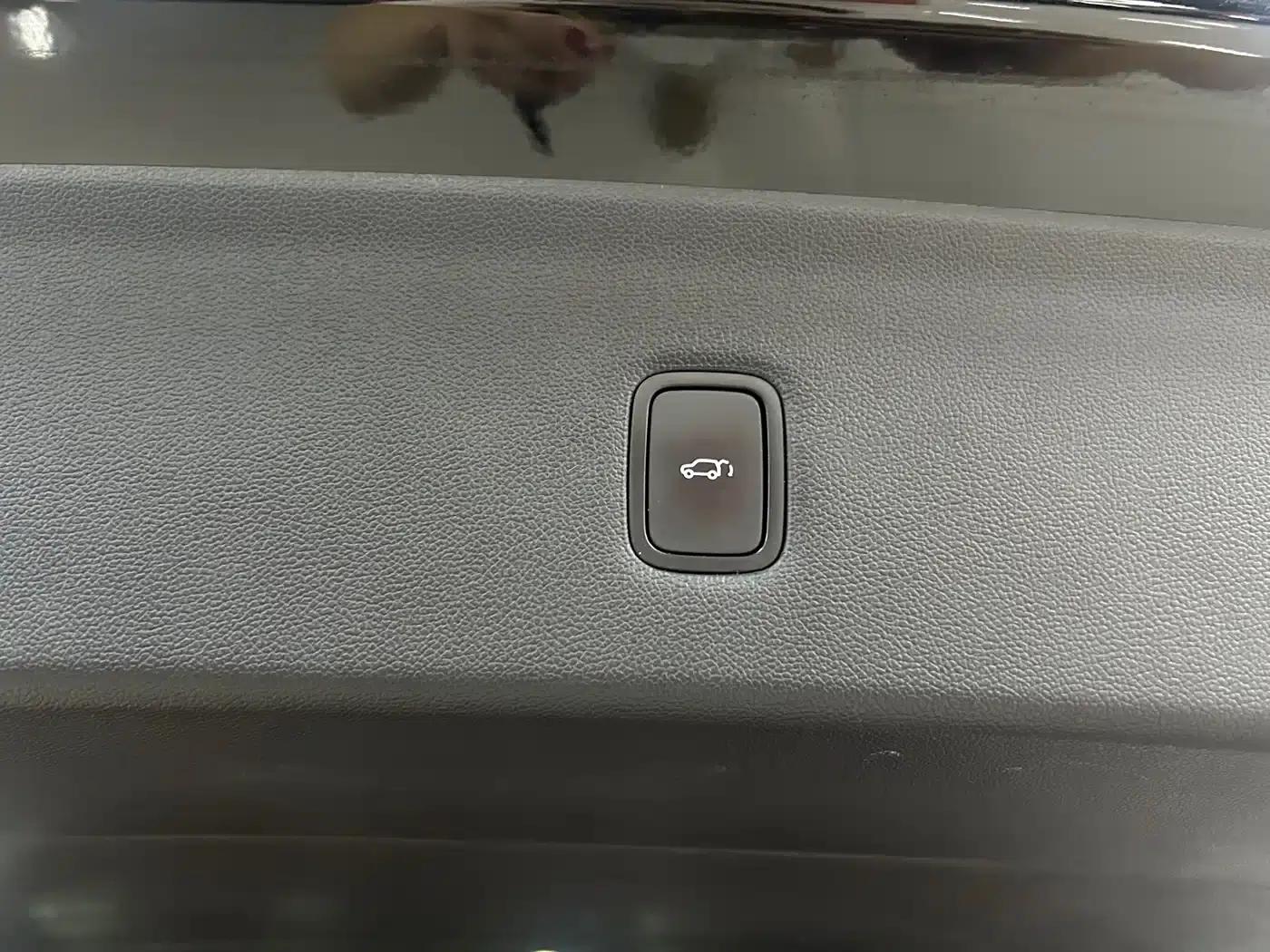 Wenjie M9 2024 Range Extended Ultra Edition 52kWh 6-Seater — миниатюра 33