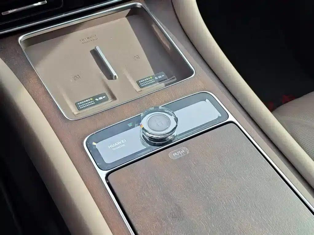 Wenjie M9 2025 Pure Electric Ultra Edition (100kWh, 6-seater, 192-line LiDAR) — миниатюра 18