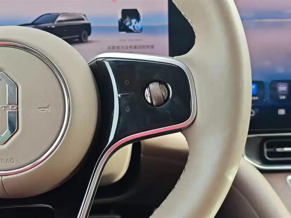 Wenjie M9 2025 Pure Electric Ultra Edition (100kWh, 6-seater, 192-line LiDAR) — миниатюра 20