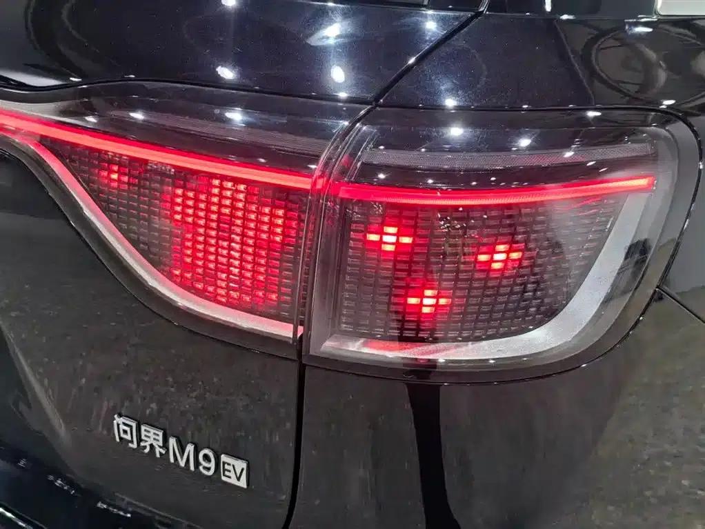 Wenjie M9 2025 Pure Electric Ultra Edition (100kWh, 6-seater, 192-line LiDAR) — миниатюра 8