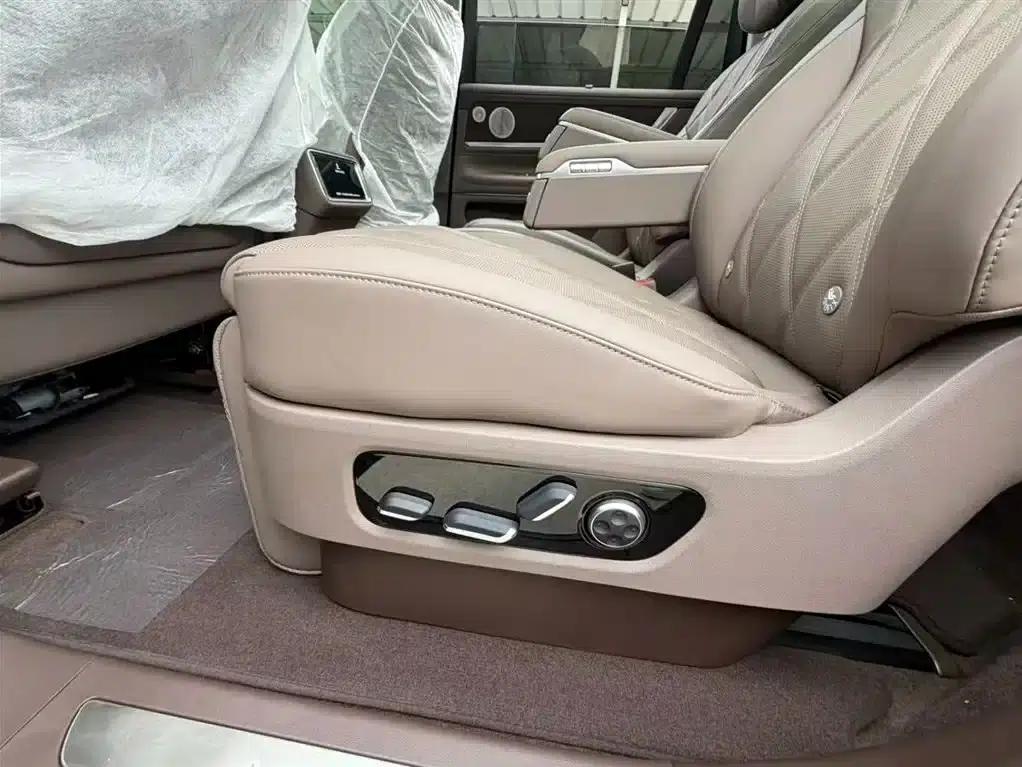Wenjie M9 2025 Extended Range Max Edition 52kWh 6-Seat Version (896-line LiDAR) — миниатюра 13