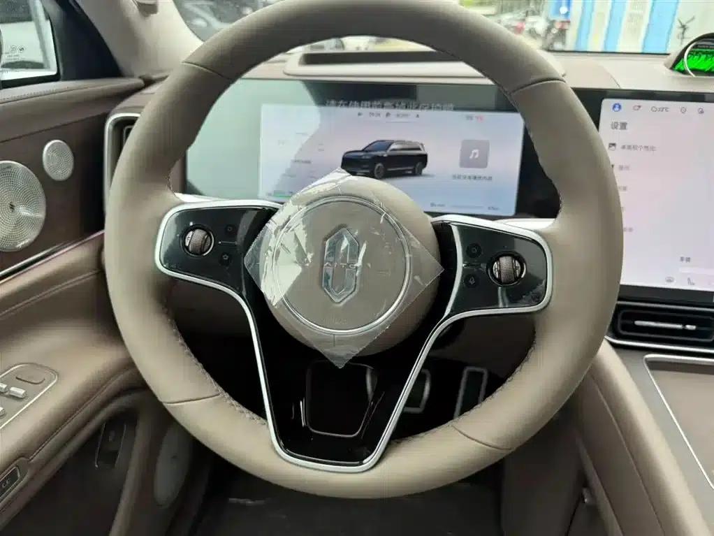 Wenjie M9 2025 Extended Range Max Edition 52kWh 6-Seat Version (896-line LiDAR) — миниатюра 17