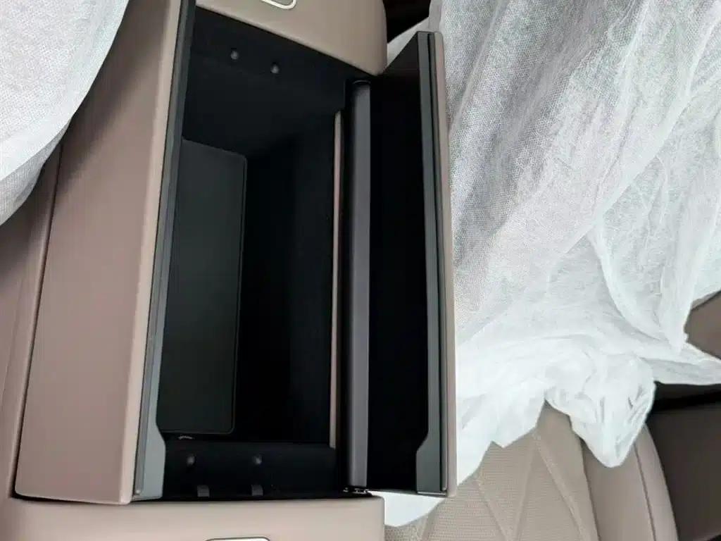 Wenjie M9 2025 Extended Range Max Edition 52kWh 6-Seat Version (896-line LiDAR) — миниатюра 24