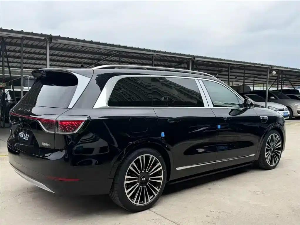 Wenjie M9 2025 Extended Range Max Edition 52kWh 6-Seat Version (896-line LiDAR) — миниатюра 9