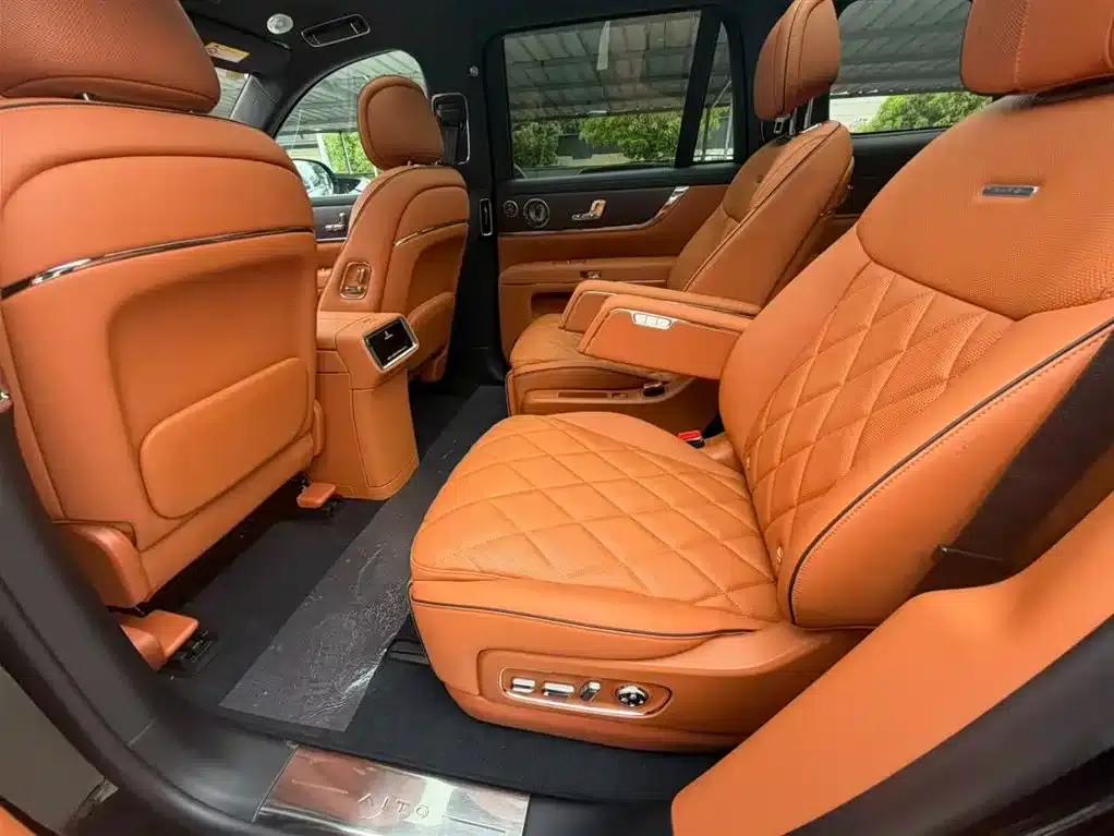 Wenjie M9 2026 Model Extended Range Max+ 6-Seater — миниатюра 14