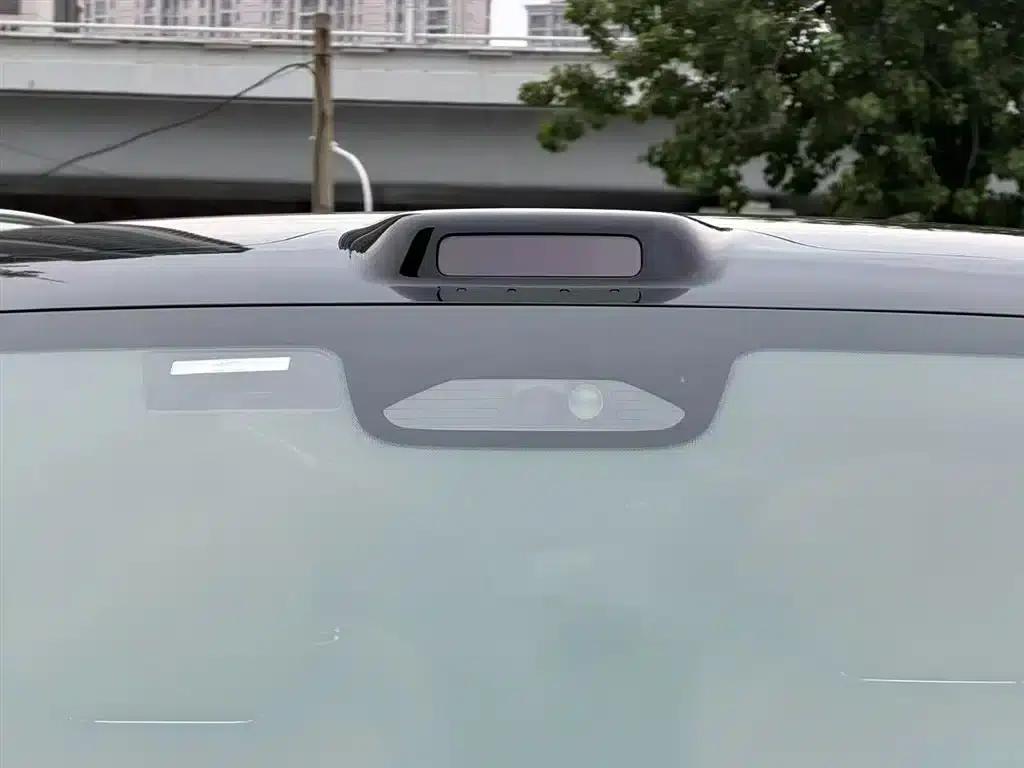 Wenjie M9 2026 Model Extended Range Max+ 6-Seater — миниатюра 15