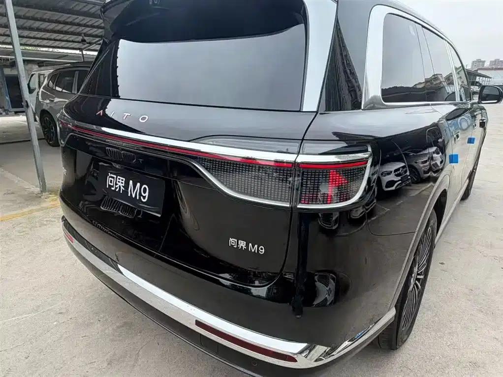 Wenjie M9 2026 Model Extended Range Max+ 6-Seater — миниатюра 19
