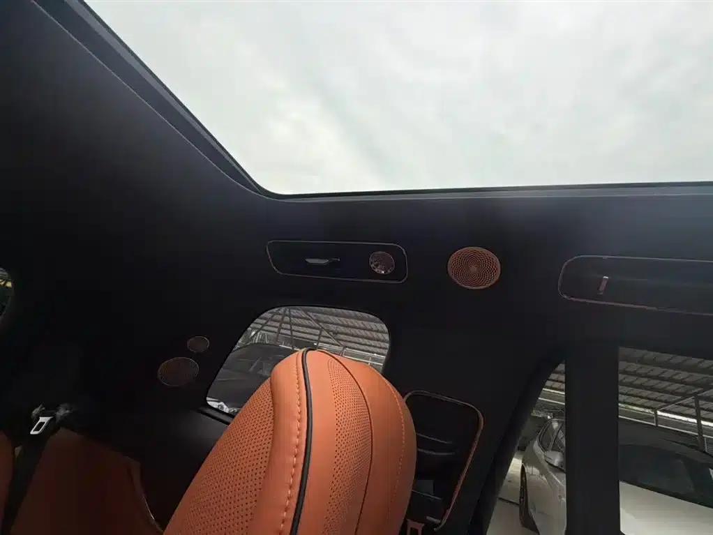 Wenjie M9 2026 Model Extended Range Max+ 6-Seater — миниатюра 25