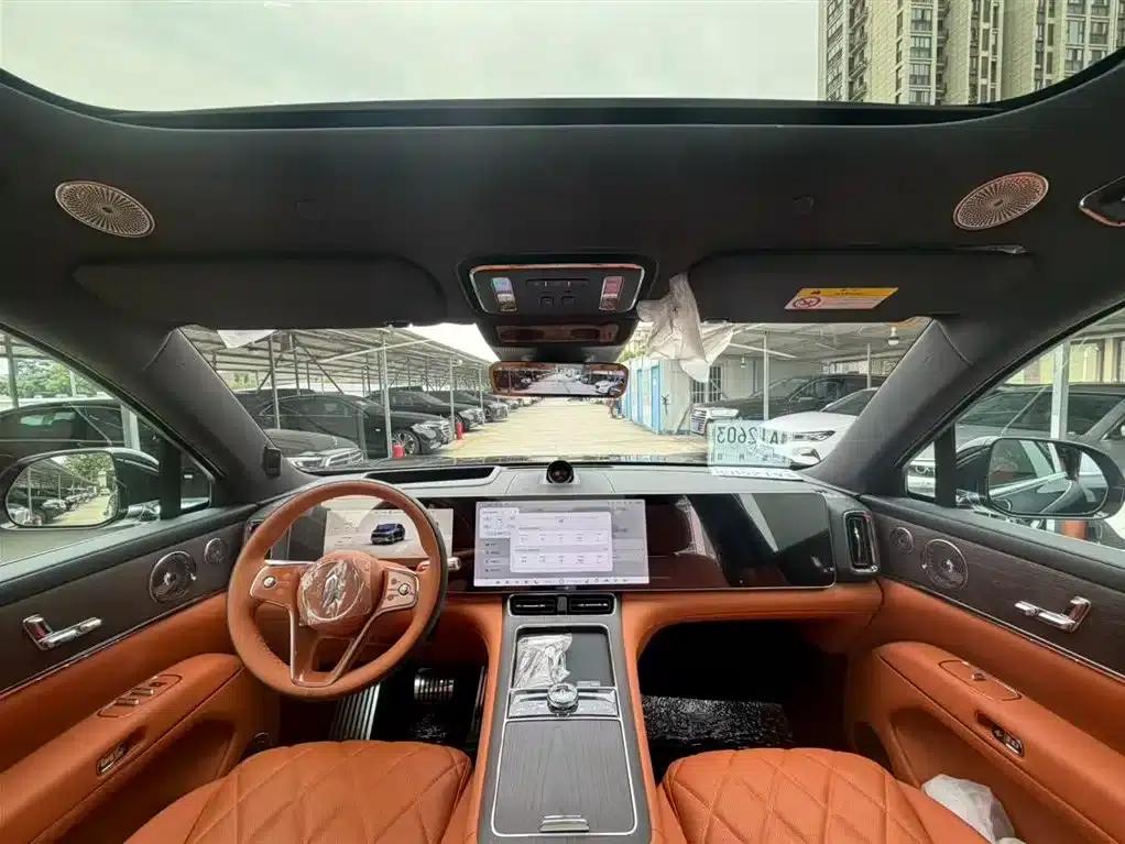 Wenjie M9 2026 Model Extended Range Max+ 6-Seater — миниатюра 4