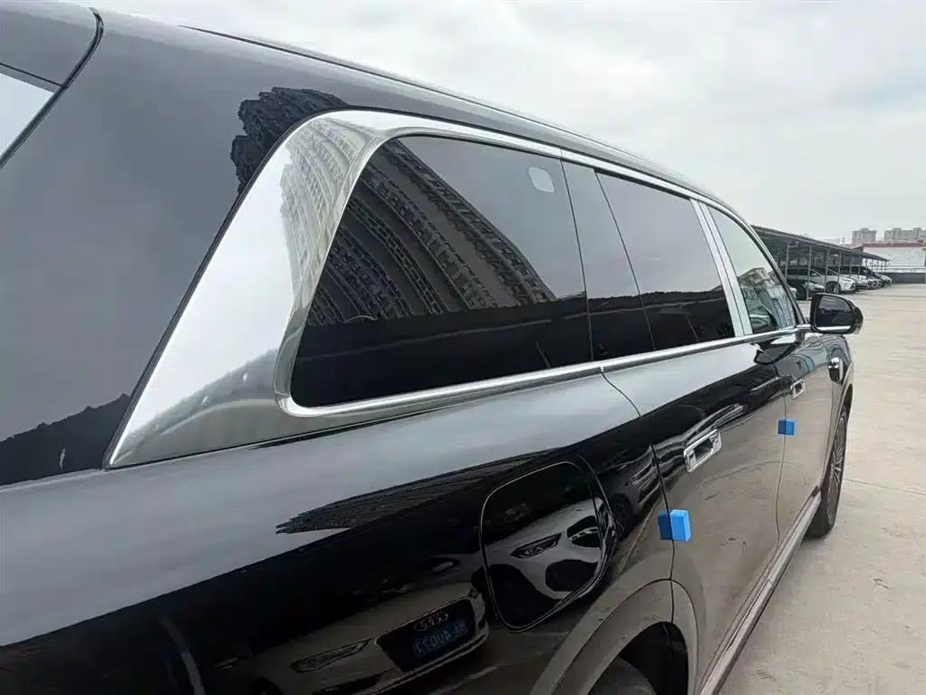 Wenjie M9 2026 Model Extended Range Max+ 6-Seater — миниатюра 34