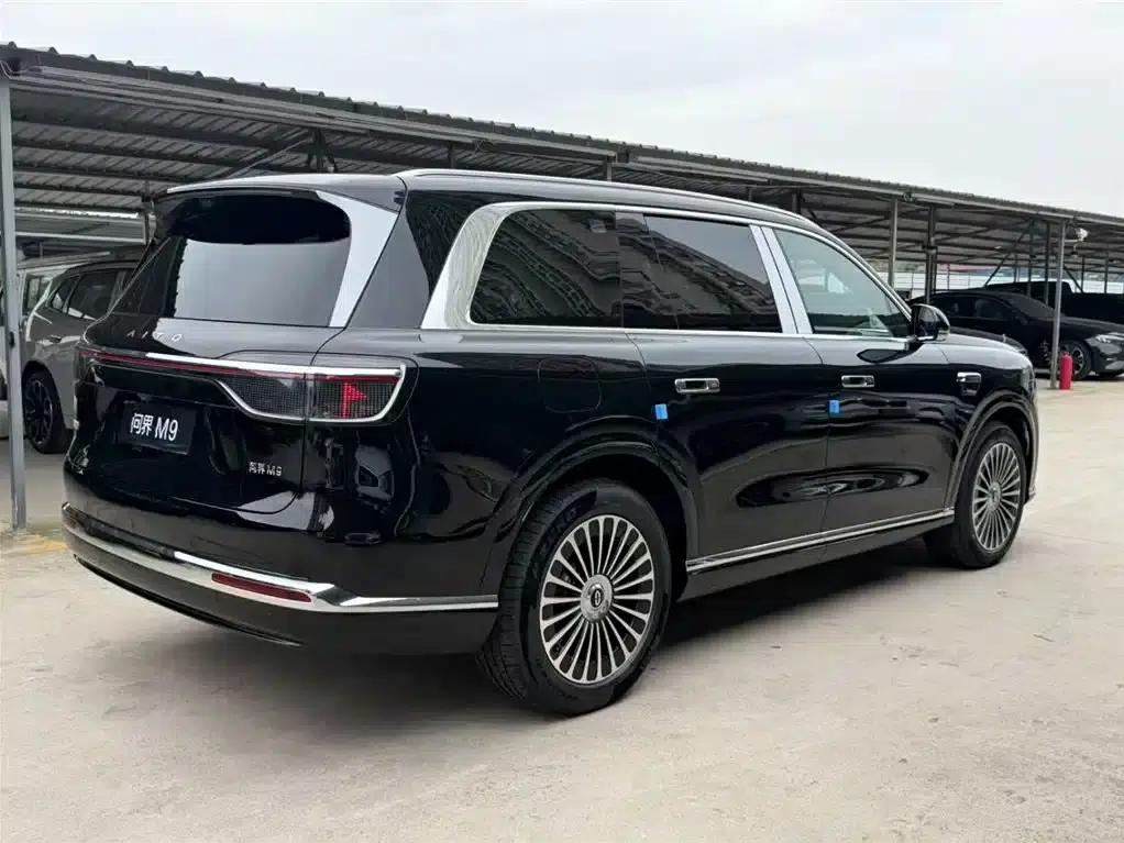 Wenjie M9 2026 Model Extended Range Max+ 6-Seater — миниатюра 9