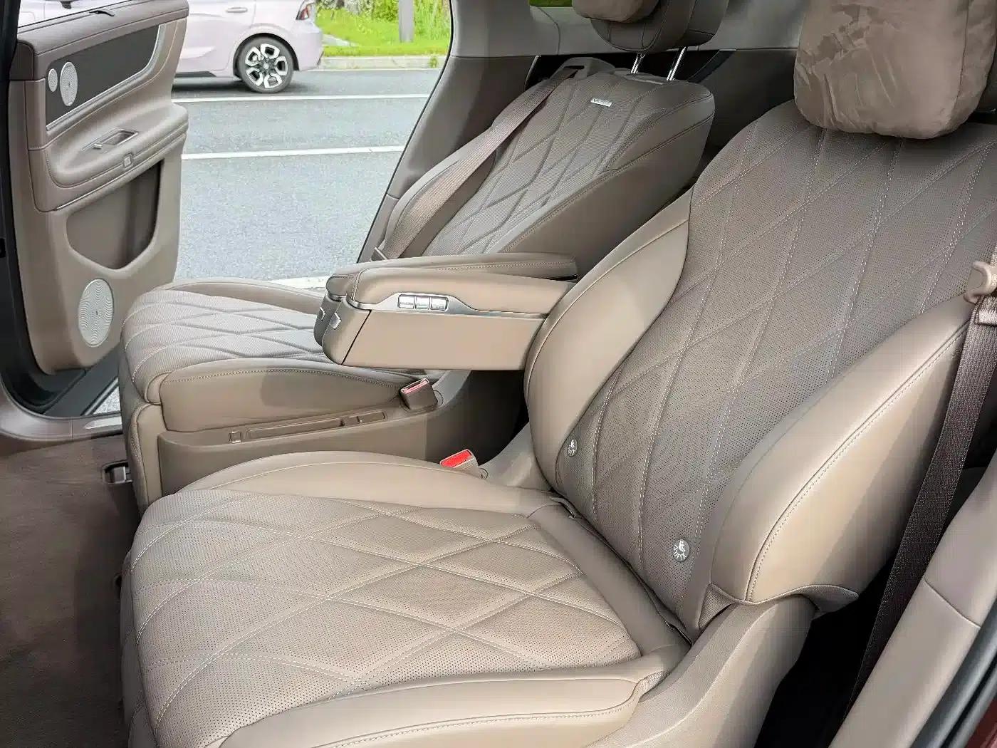 Wenjie M9 2025 Ultra Extended Range Edition 52kWh 6-Seat Version (192-line LiDAR) — миниатюра 13