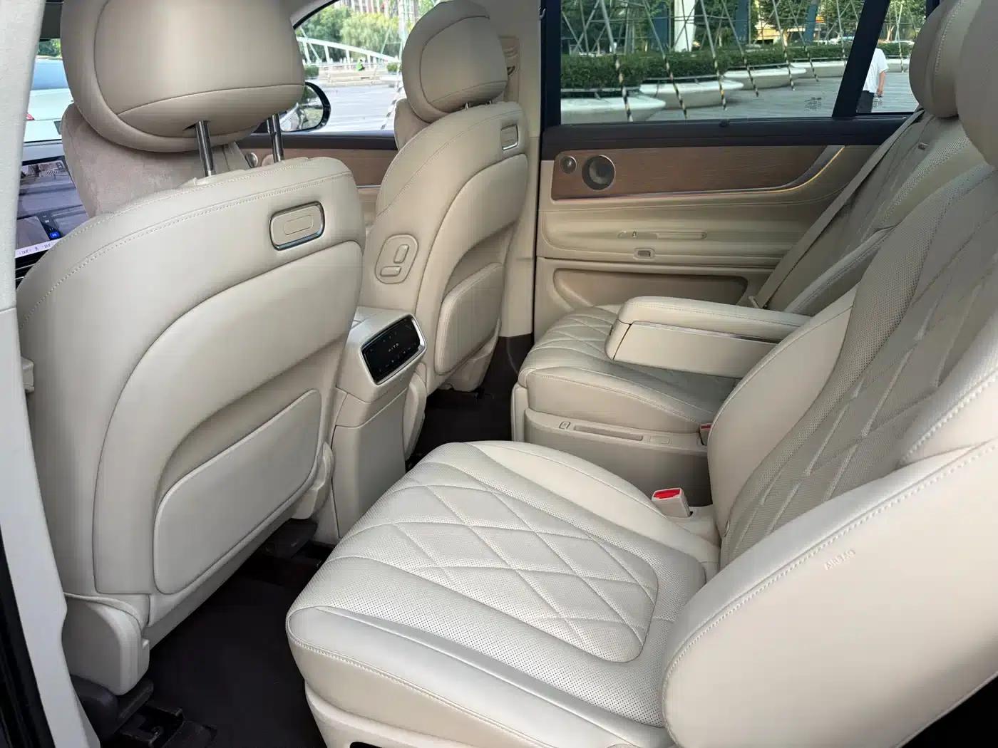 Wenjie M9 2024 Range Extended Ultra Edition 52kWh 6-Seater — миниатюра 11