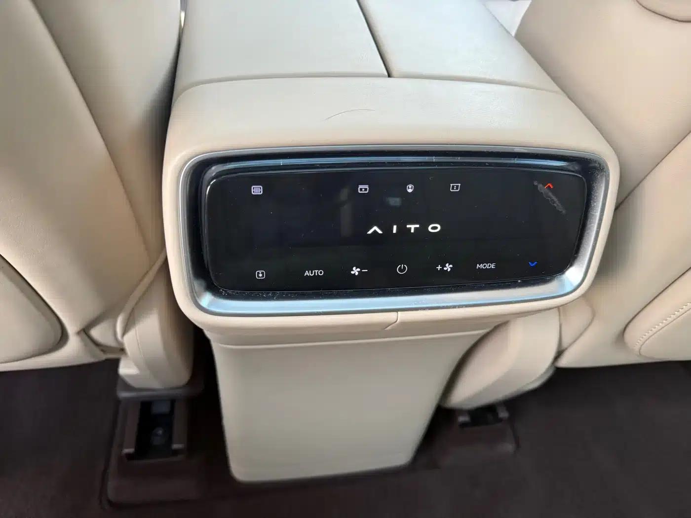 Wenjie M9 2024 Range Extended Ultra Edition 52kWh 6-Seater — миниатюра 16