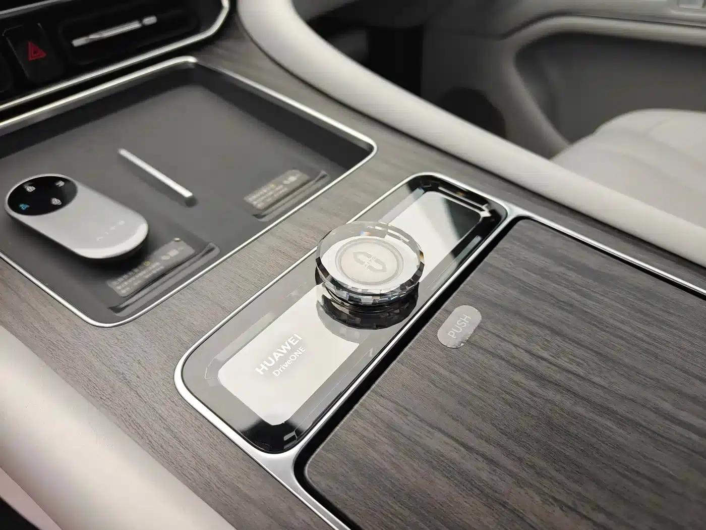 Wenjie M9 2024 Range Extended Ultra Edition 42kWh 6-Seater — миниатюра 13