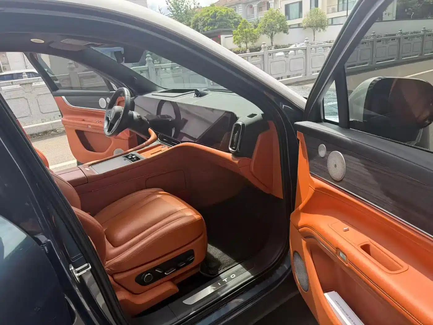 Wenjie M9 2024 Range Extended Ultra Edition 42kWh 6-Seater — миниатюра 8