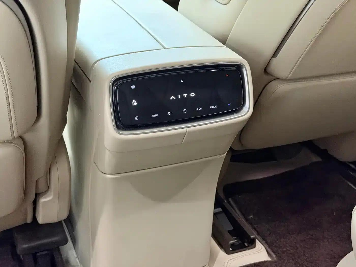 Wenjie M9 2024 Range Extended Max Edition 42kWh 6-Seater — миниатюра 11