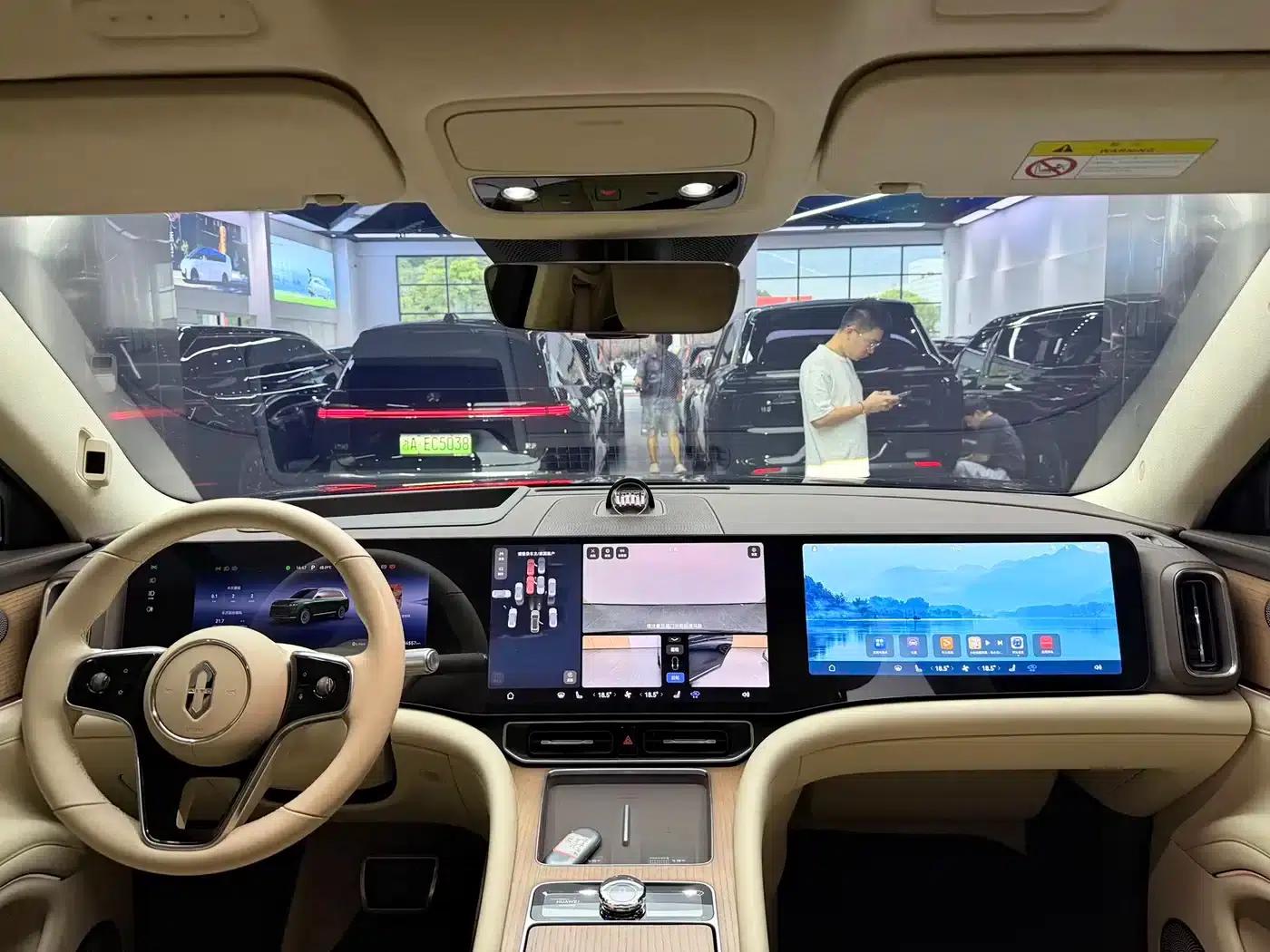 Wenjie M9 2024 Range Extended Max Edition 42kWh 6-Seater — миниатюра 3