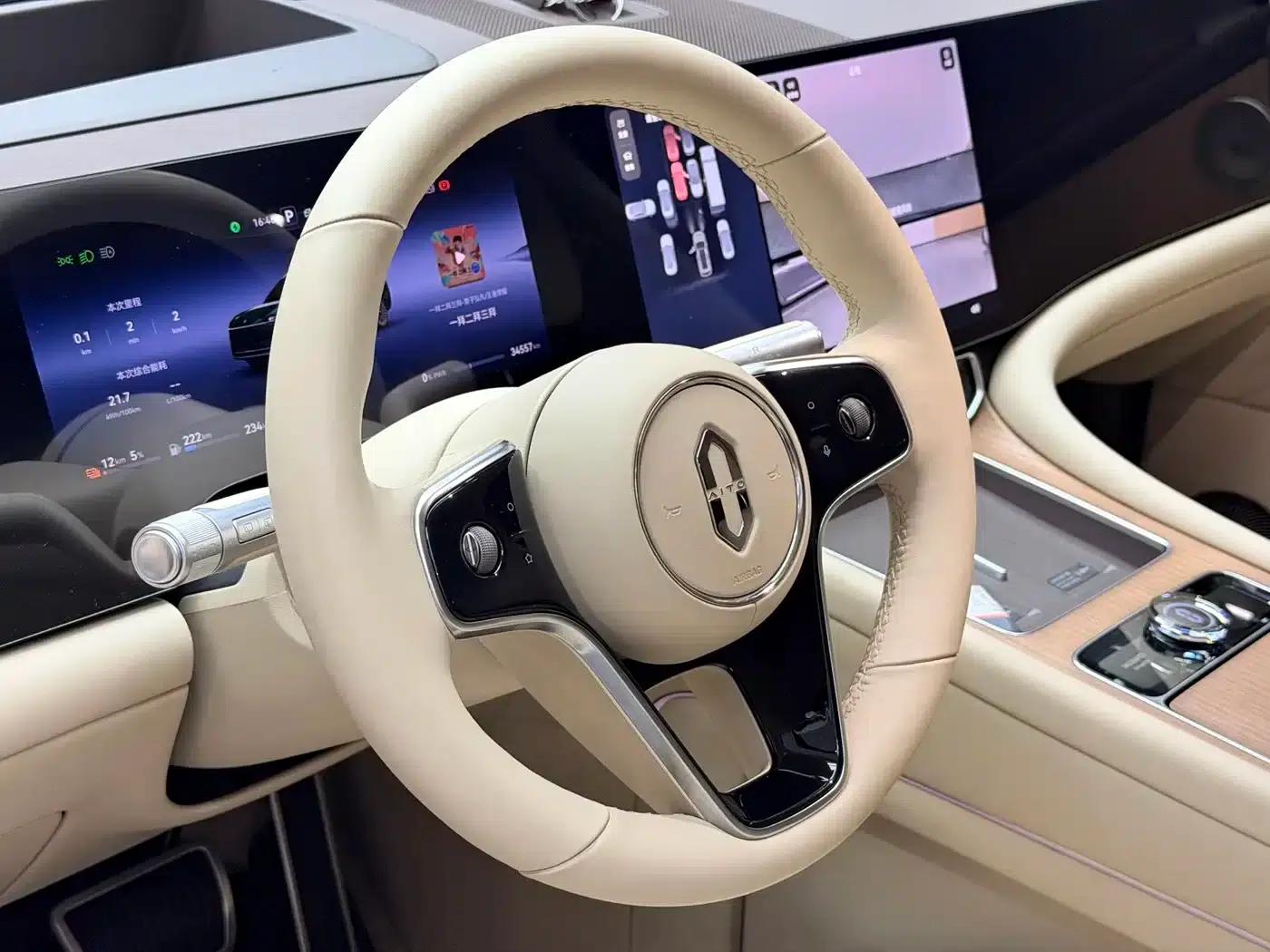 Wenjie M9 2024 Range Extended Max Edition 42kWh 6-Seater — миниатюра 4