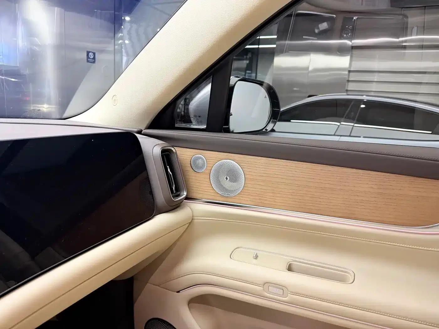 Wenjie M9 2024 Range Extended Max Edition 42kWh 6-Seater — миниатюра 10