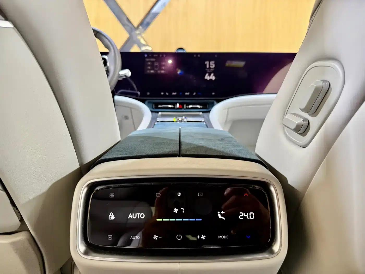 Wenjie M9 2024 Pure Electric Ultra Edition 100kWh 6-Seater — миниатюра 14