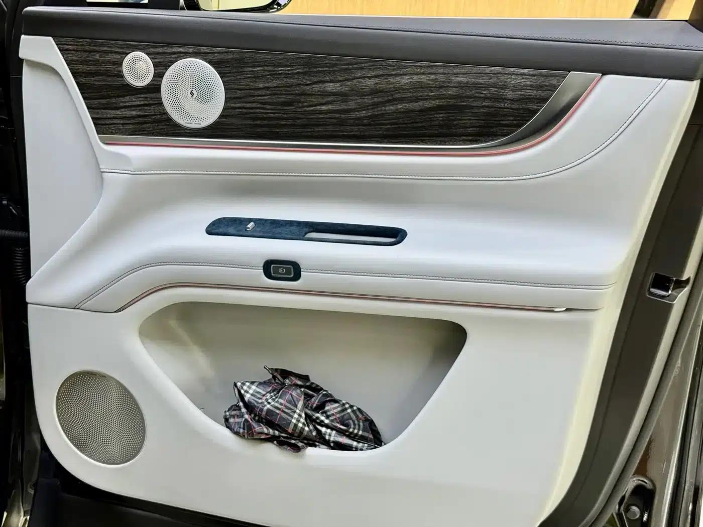 Wenjie M9 2024 Pure Electric Ultra Edition 100kWh 6-Seater — миниатюра 10