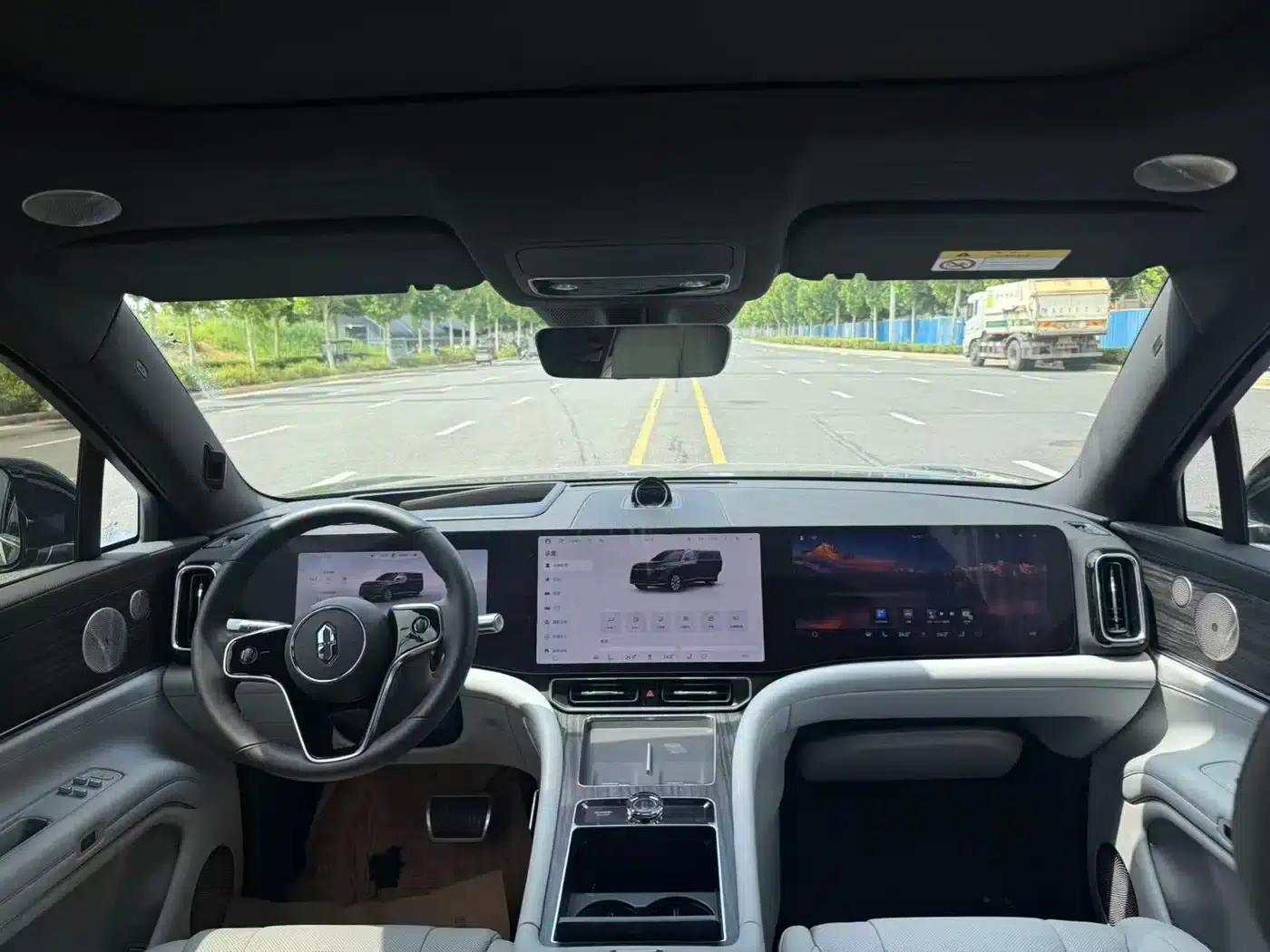 Wenjie M9 2024 Range Extended Max Edition 42kWh 5-Seater — миниатюра 5