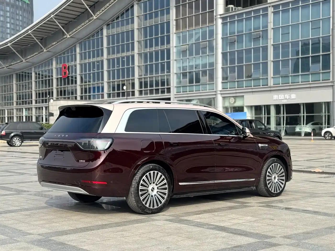 Wenjie M9 2025 Ultra Extended Range Edition (52kWh, 6-seater, 192-line LiDAR) — миниатюра 13