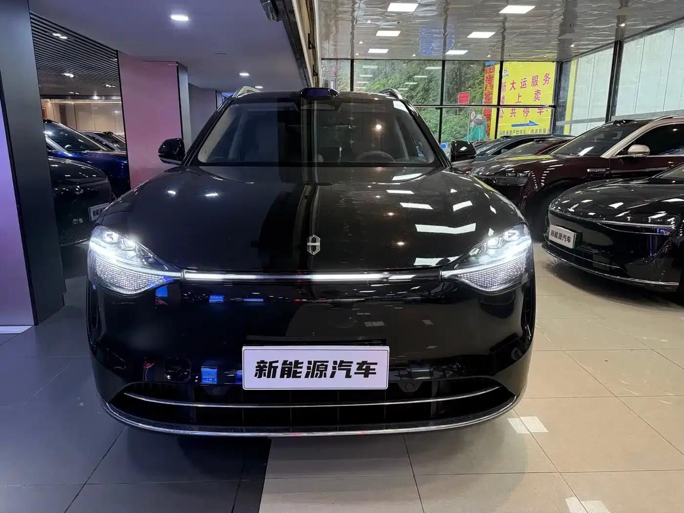 Wenjie M9 2025 Extended Range Max Edition 52kWh 6-Seat Version (192-line LiDAR) — миниатюра 2