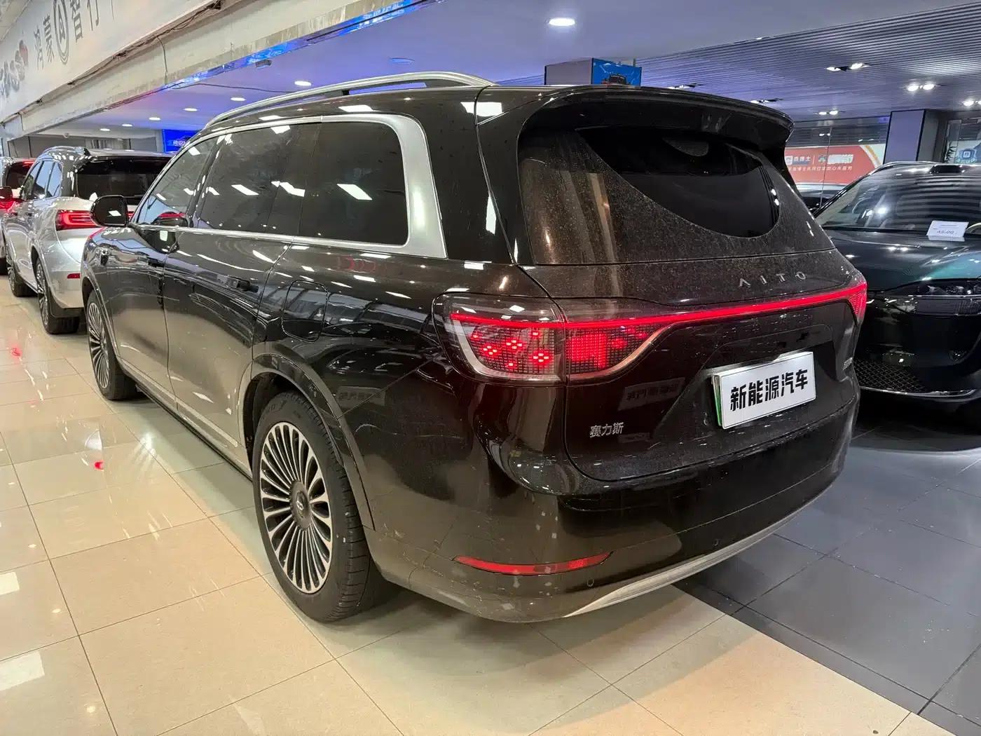 Wenjie M9 2025 Extended Range Max Edition 52kWh 6-Seat Version (192-line LiDAR) — миниатюра 11