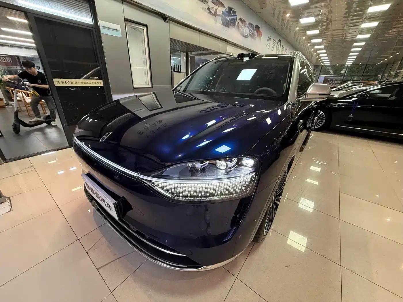 Wenjie M9 2025 Ultra Extended Range Edition (52kWh, 6-seater, 192-line LiDAR) — миниатюра 1