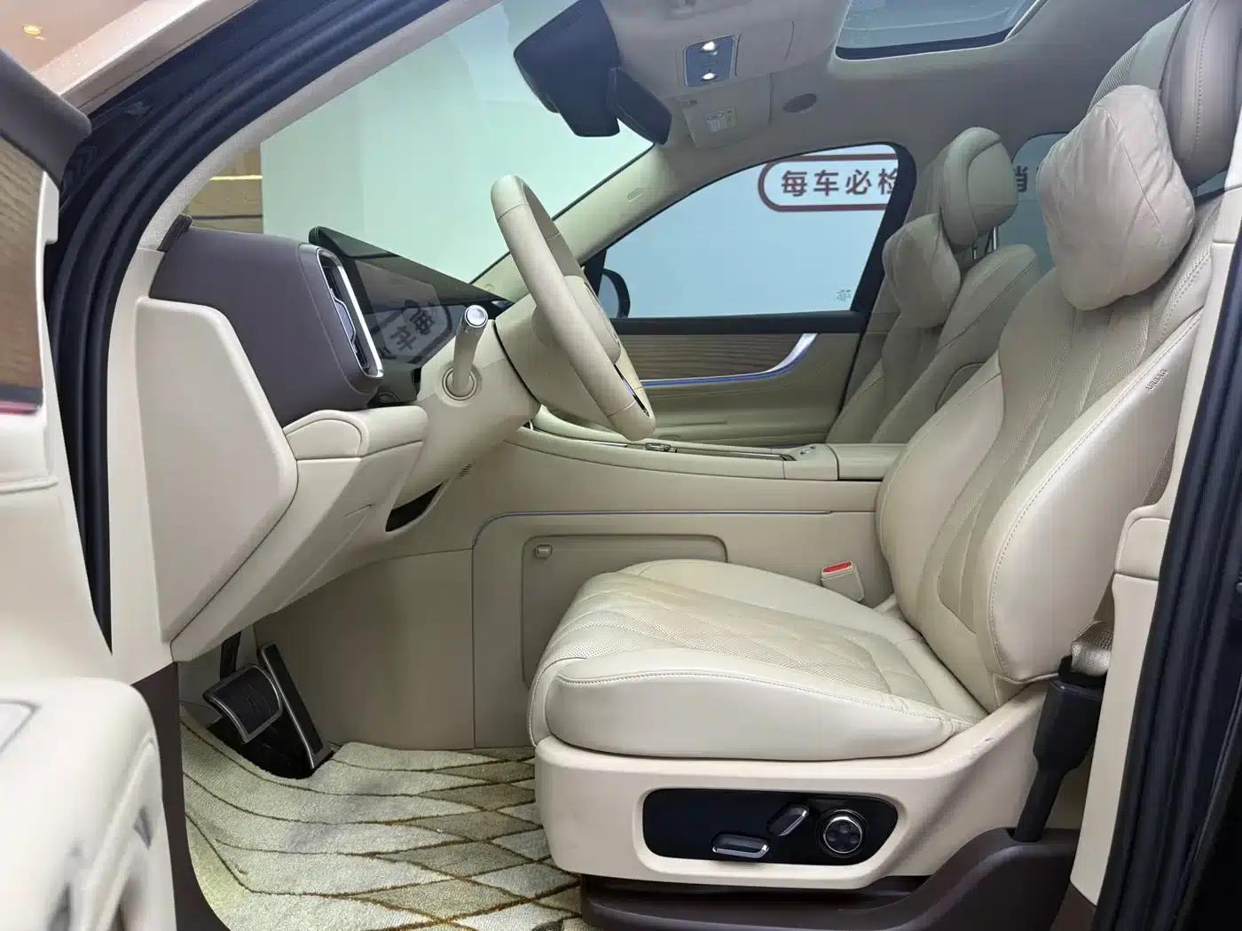 Wenjie M9 2024 Range Extended Max Edition 42kWh 6-Seater — миниатюра 4