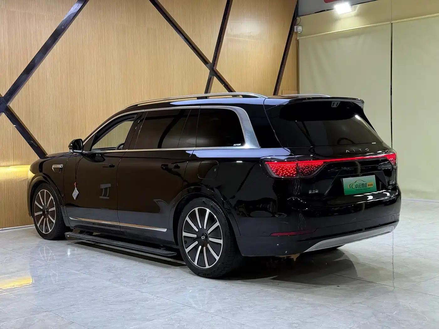 Wenjie M9 2025 Ultra Extended Range Edition (52kWh, 6-seater, 192-line LiDAR) — миниатюра 17