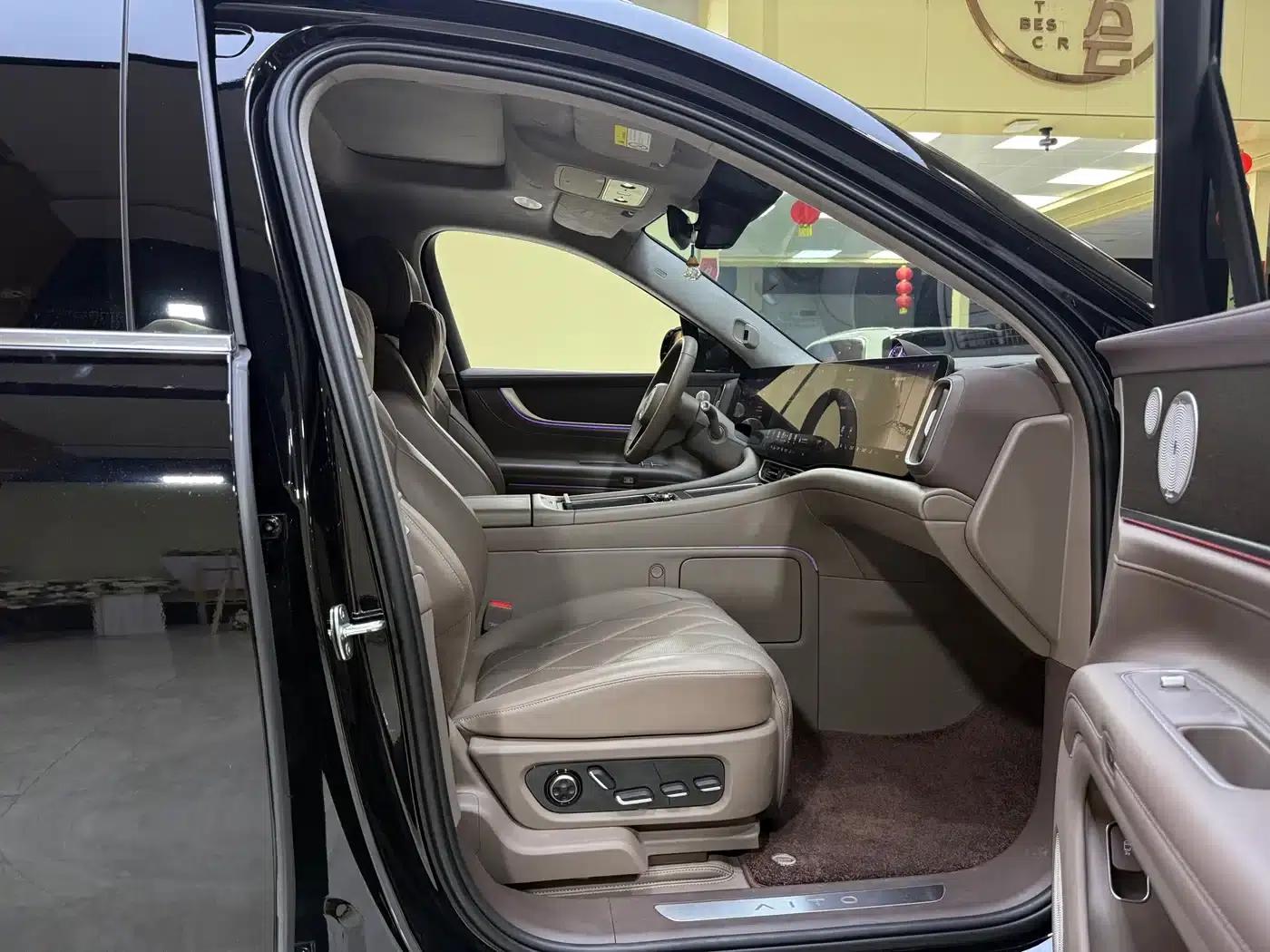 Wenjie M9 2025 Ultra Extended Range Edition (52kWh, 6-seater, 192-line LiDAR) — миниатюра 7