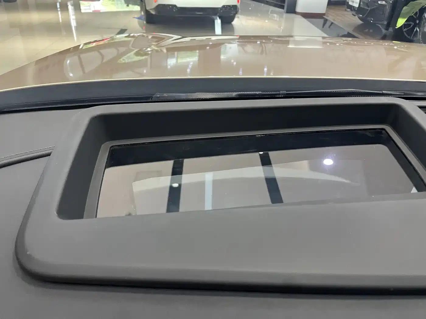 Wenjie M9 2024 Range Extended Ultra Edition 42kWh 6-Seater — миниатюра 19