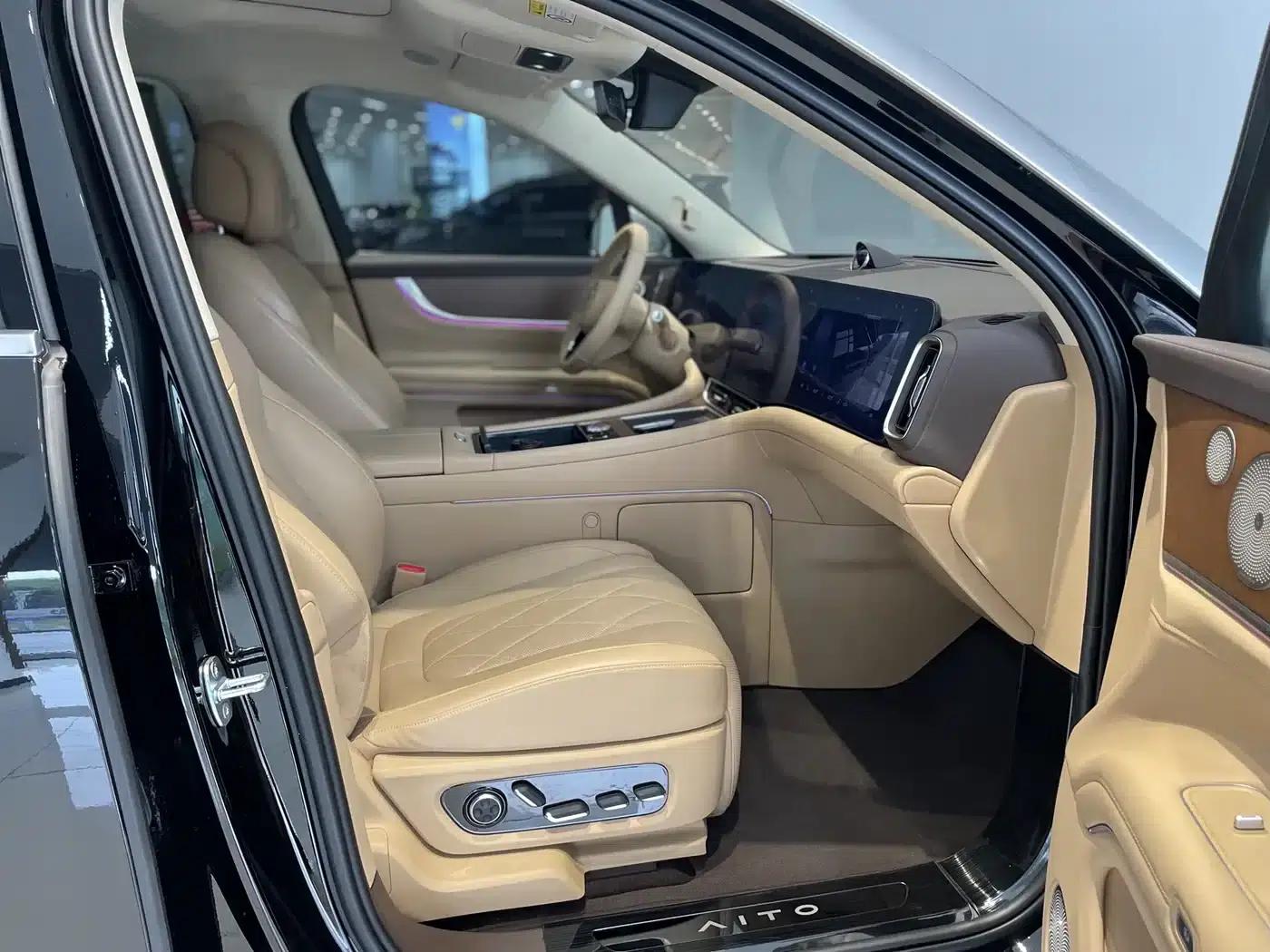 Wenjie M9 2024 Range Extended Ultra Edition 52kWh 6-Seater — миниатюра 16