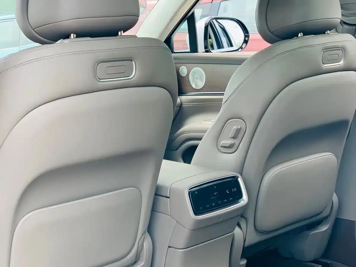 Wenjie M9 2024 Range Extended Max Edition 52kWh 6-Seater — миниатюра 28