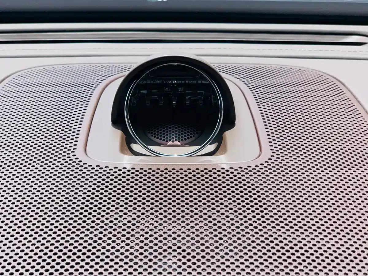 Wenjie M9 2024 Range Extended Max Edition 52kWh 6-Seater — миниатюра 30