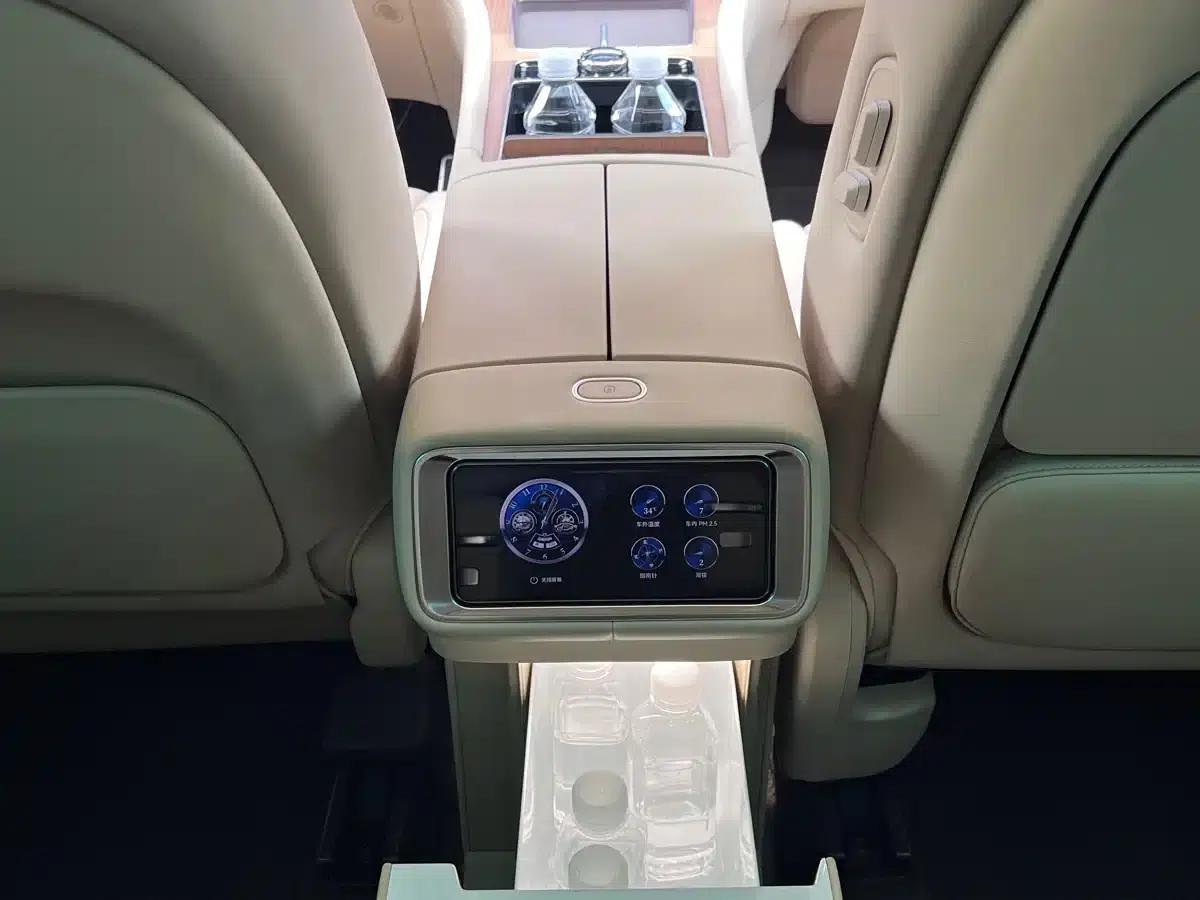 Wenjie M9 2025 Pure Electric Ultra Edition 100kWh 6-Seat Version (192-line LiDAR) — миниатюра 16
