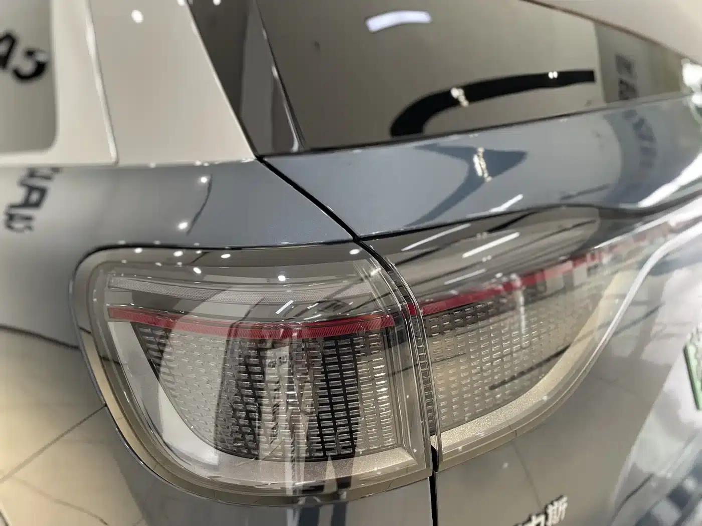Wenjie M9 2024 Range Extended Max Edition 42kWh 6-Seater — миниатюра 20