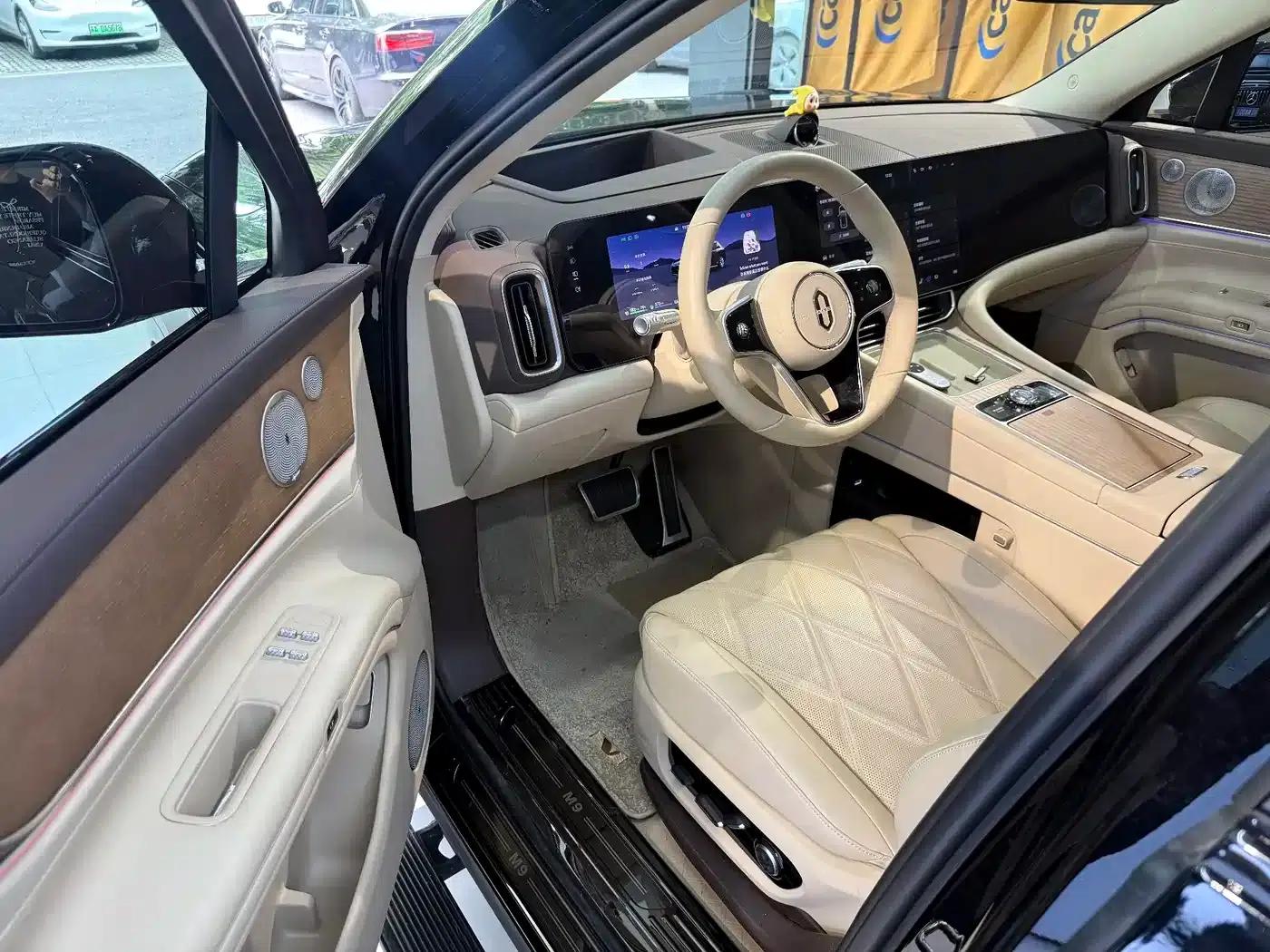 Wenjie M9 2025 Extended Range Ultra Edition 52kWh 6-Seat Version (896-line LiDAR) — миниатюра 8