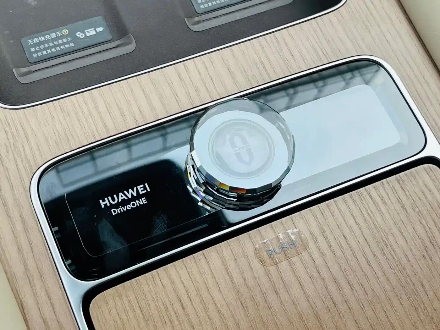 Wenjie M9 2024 Range Extended Ultra Edition 52kWh 6-Seater — миниатюра 9