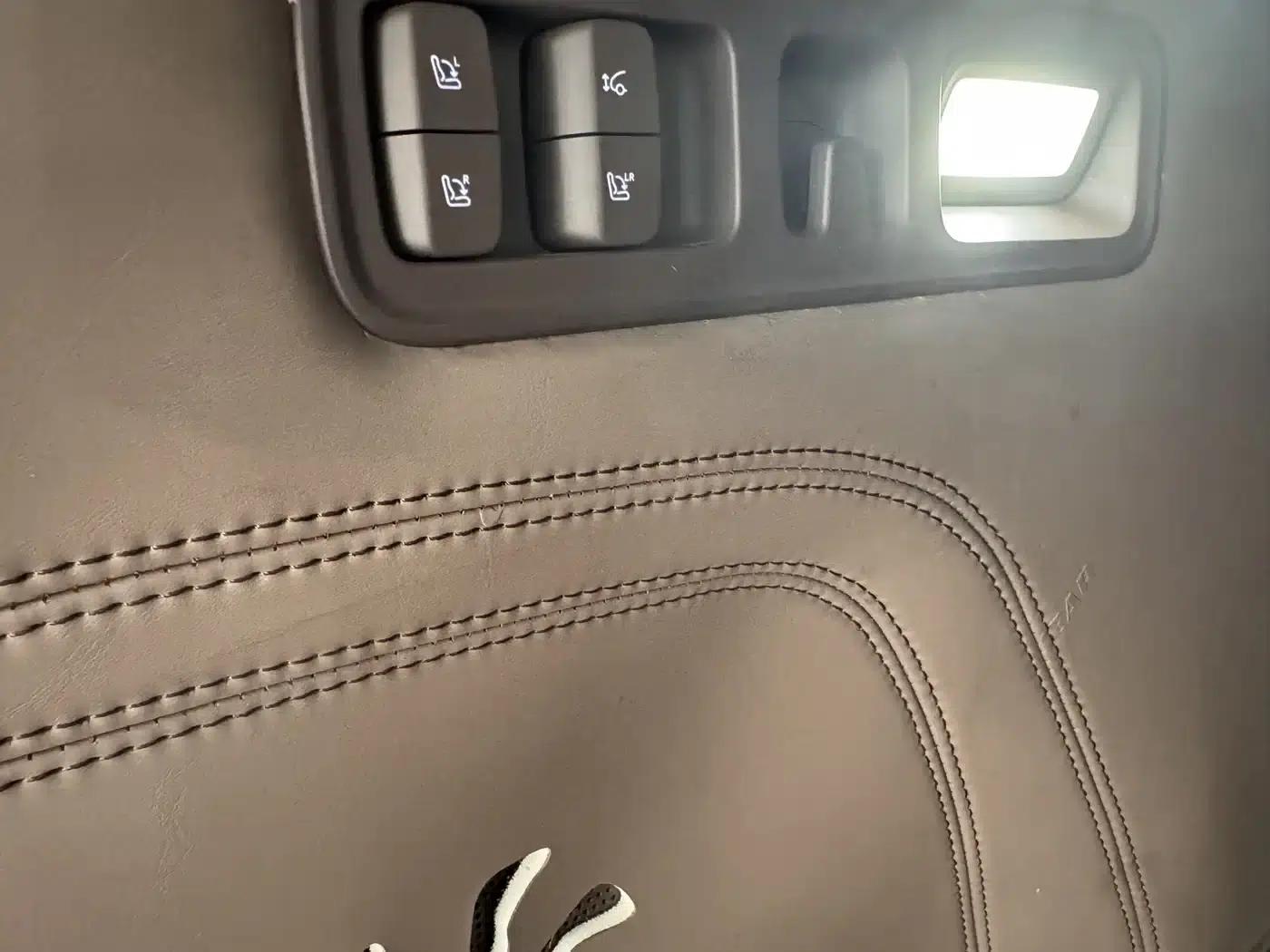 Wenjie M9 2024 Range Extended Ultra Edition 52kWh 5-Seater — миниатюра 16