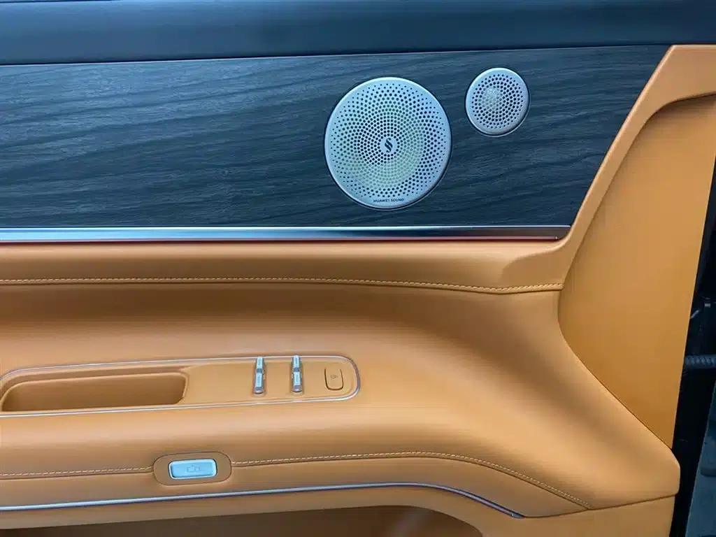 Wenjie M9 2024 Range Extended Ultra Edition 42kWh 6-Seater — миниатюра 27